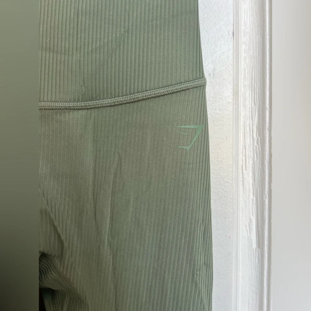 Gymshark Olive Green‎ Directional Ribbed Leggings Size XS NWT